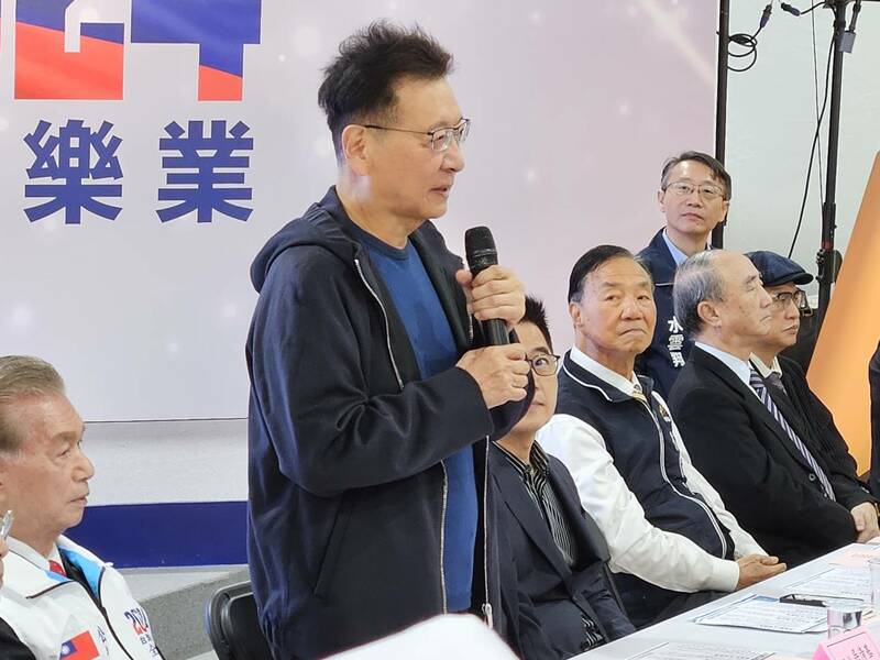 國民黨副總統候選人趙少康4日回應股權質疑說,所有權與經營權是兩回事。(Photo by 呂翔禾/台灣醒報)