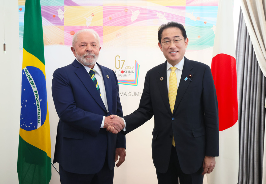 日本近日與巴西討論與南美共同體簽訂貿易協定的事情,盼分散糧食進口來源,圖右為日本首相岸田文雄,圖左為巴西總統魯拉。。(日本首相辦公室)