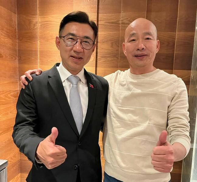 國民黨立委韓國瑜18日宣布,將與同黨立委江啟臣搭檔,參選立法院正副院長。(Photo from 韓國瑜臉書)