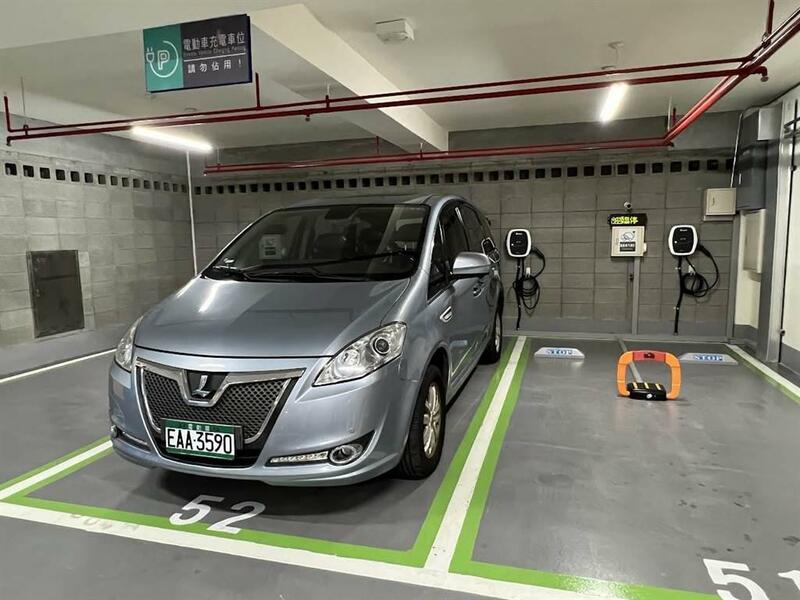 集合住宅的車位充電樁。(網路截圖)