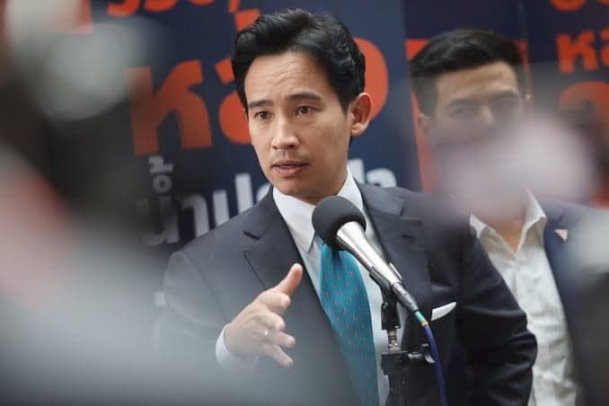 泰國最大反對黨近日因證件遭法院認定違憲,恐面臨被解散的命運。(Photo from สราวุธ วรกาญจน์ FB)