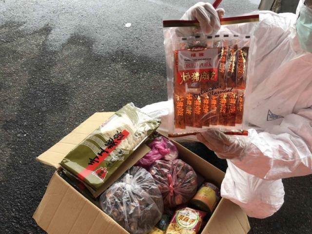 農業部6日提醒民眾,年節期間也不要帶豬肉製品回國。(中央社)