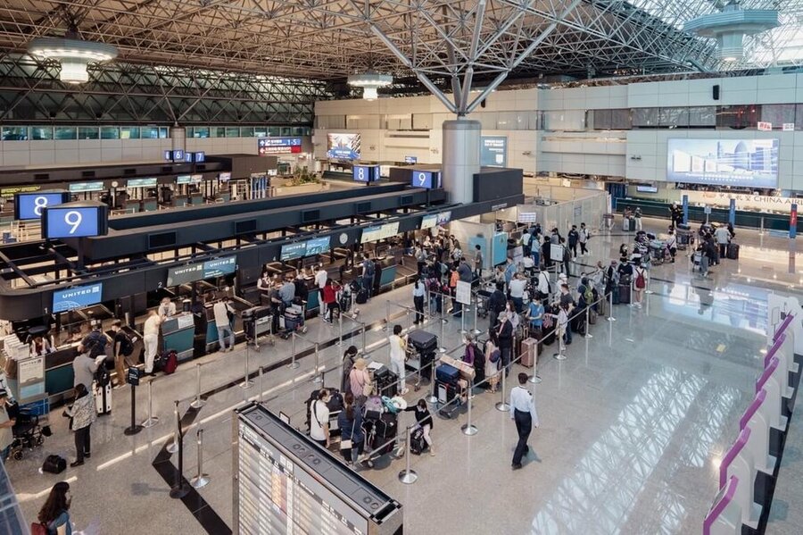 交通部觀光署在春節前夕宣佈,原規劃3月開放台灣旅行業可組團赴陸旅遊之事暫停實施。(桃園機場提供)