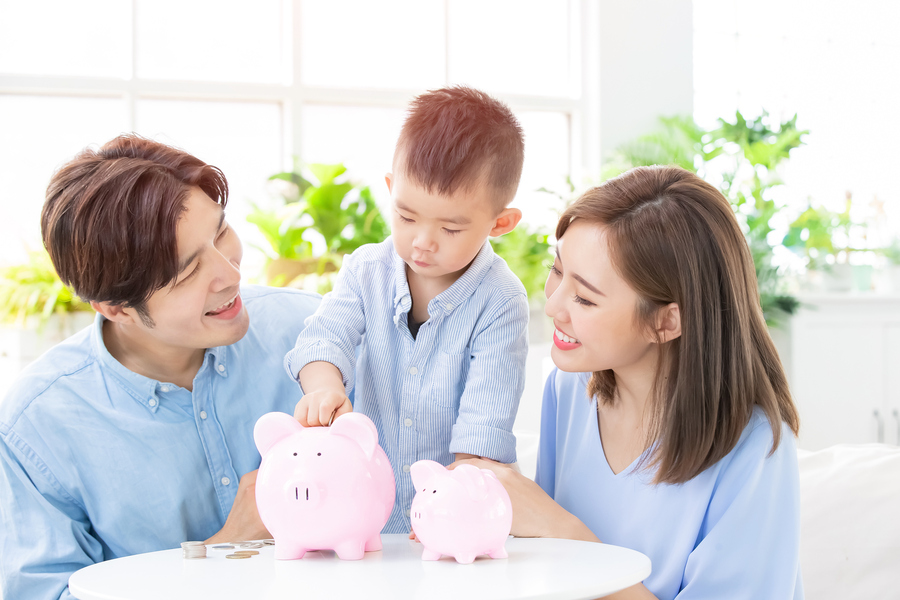 夫妻要想白頭偕老,日子過得愉快,對金錢的觀念一定要先把握得準,否則會一輩子作錢的奴隸而不自知,甚至喜為錢奴或是為錢爭執不已。(網路截圖)