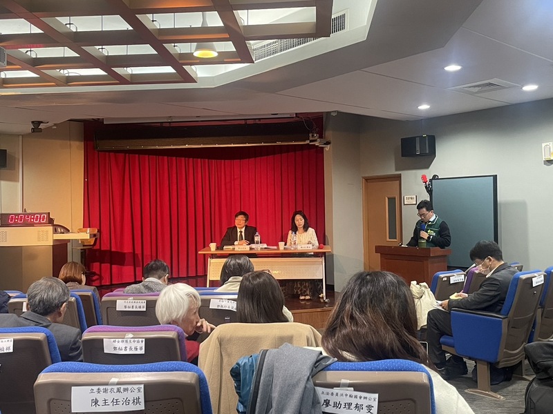衛福部著手修正《人工生殖法》,涉及同性伴侶、代理孕母、單身人工生殖等,社會各界觀點不一,於27日召開首場公聽會。(Photo by 簡嘉佑/台灣醒報)