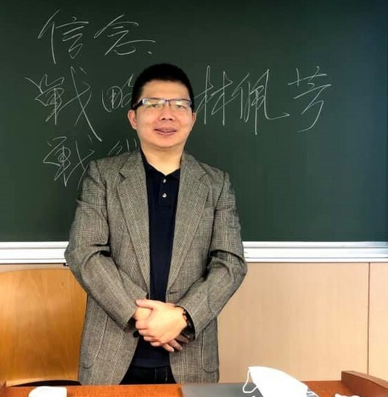 台大昆蟲系教授張俊哲受訪時分享求學過程遇的許多迷惘。(臉書截圖)