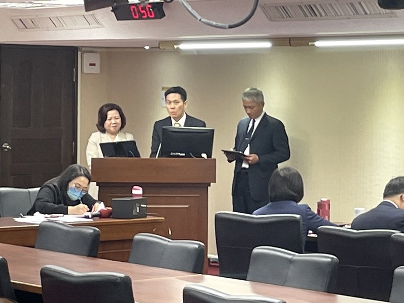 政府各部會官員就「我國開放印度移工對本國勞工就業市場之衝擊」進行專題報告。(Photo by 簡嘉佑/台灣醒報)