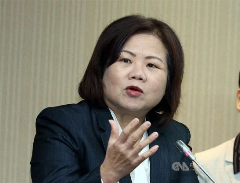 勞動部長許銘春13日表示,會盡力爭取超徵稅收撥補勞保基金。(中央社)