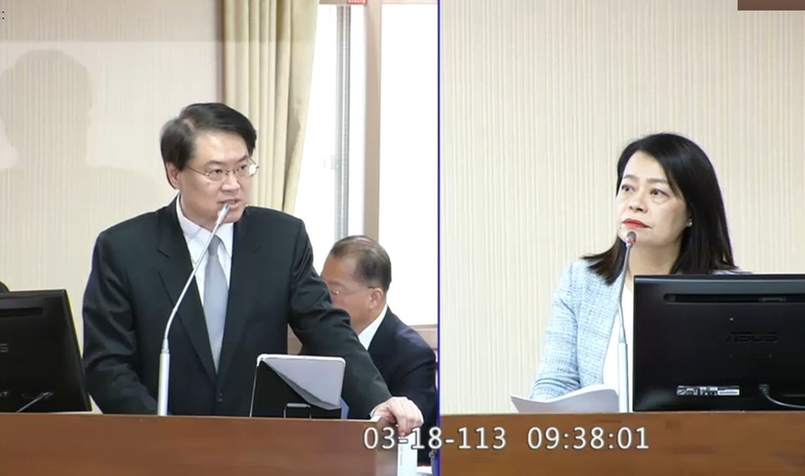 立法院18日決議成立「數位身分證換發」調閱小組,調查暫緩推動的狀況。(直播截圖)