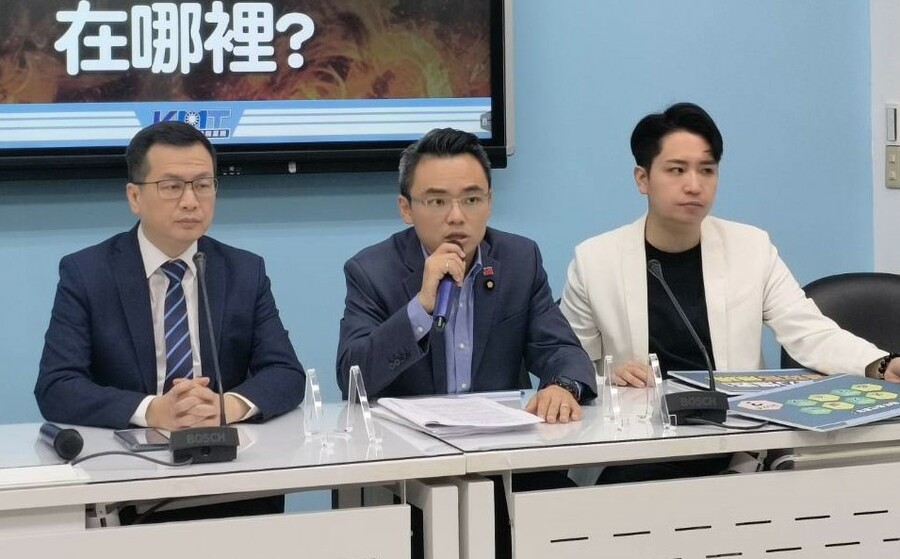 國民黨立院黨團28日表態,支持馬英九赴中訪問,稱許他透過溝通,對中國釋出善意。(國民黨立院黨團提供)