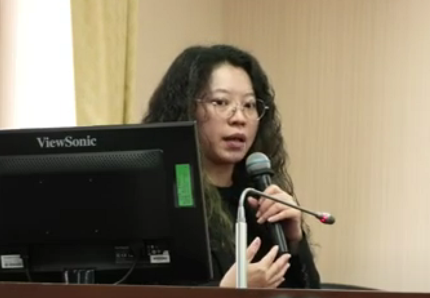 法務部主任檢察官朱華君11日於公聽會指出,在事證不足的狀況下,很難說服法官進行封網的動作。(直播截圖)