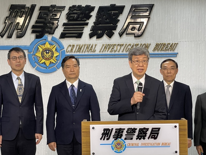 行政院長陳建仁17日視察刑警局緝毒成果,提醒政府部門要注意大麻吸食人數黑數。(警政署提供)