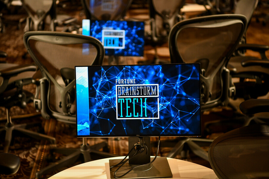 示意圖,圖為Fortune Brainstorm Tech 2019年展覽。量子系統問世以來,更可應用在各式各樣的領域,包括加快電腦處理速度等。(Photo by Fortune Brainstorm Tech on Flickr under C.C. License)