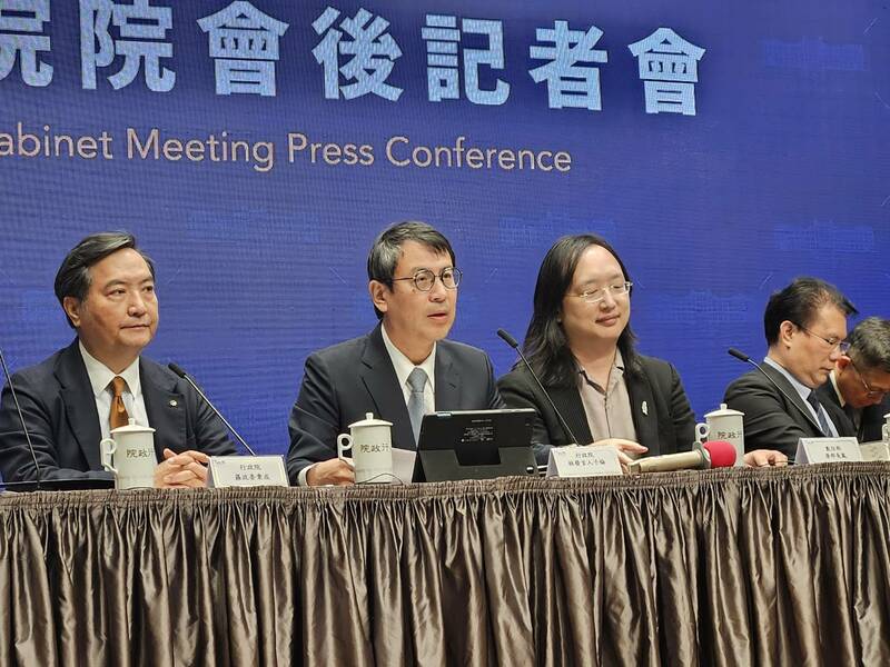 行政院官員9日說明「打詐新4法」相關細節。(Photo by 呂翔禾/台灣醒報)