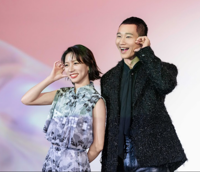 頒獎典禮由演員陳妤(左)、黃冠智(右)擔任揭曉嘉賓。(主辦單位提供)