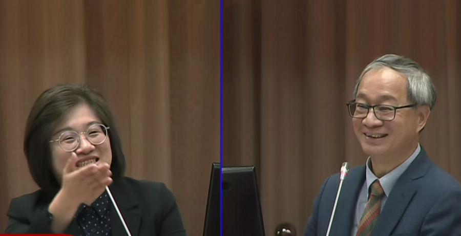 民進黨立委陳培瑜(左)22日於立法院質詢新任文化部長李遠(小野)。(直播截圖)