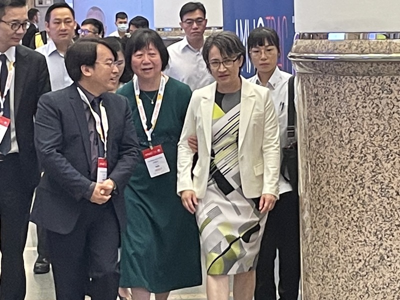 副總統蕭美琴26日出席台灣皮膚科醫學會春季學術研討會以英文致詞表示,各國向來相當支持台灣參加國際衛生組織、世界衛生大會。(Photo by 簡嘉佑/台灣醒報)