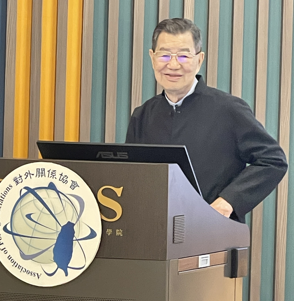 二屆「歐鴻鍊講座」邀請到創會時的榮譽會長蕭萬長來演講,蕭的講題是「我的涉外事務生涯與經驗」。(作者提供)