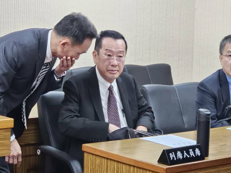 國防部長顧立雄6日首次到立法院備詢,多數問題都能親自應答。(Photo by 呂翔禾/台灣醒報)