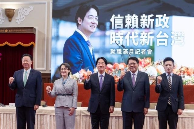對於賴清德設立委員會對行政院的影響,綠委紛緩頰表示,最終政策執行還是要回歸行政團隊,不會有干涉問題。(中央社)