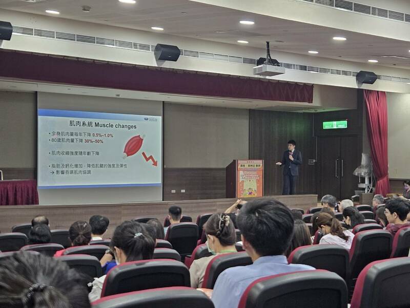 醫生提醒,吞嚥困難可能是因為肌肉老化、失智症等原因造成。(Photo by 呂翔禾/台灣醒報)