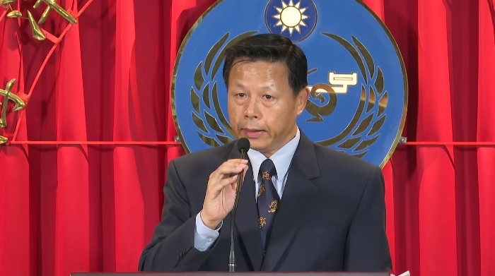 我國漁船疑似進入中國休漁海域遭扣押,海巡署緊急召開記者會說明情況。。圖為海巡署副署長謝慶欽。(直播截圖)