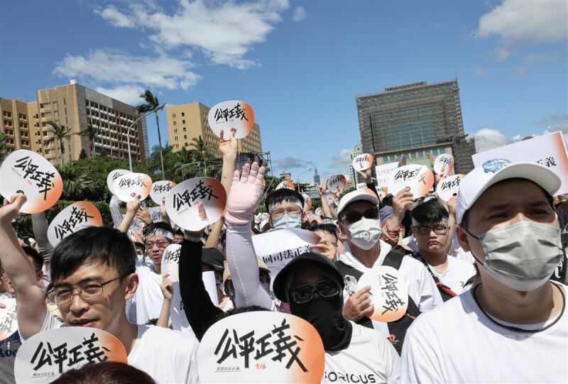 公道話常能伸張公平正義,公平正義一旦伸張,心中就會舒坦。(中央社)