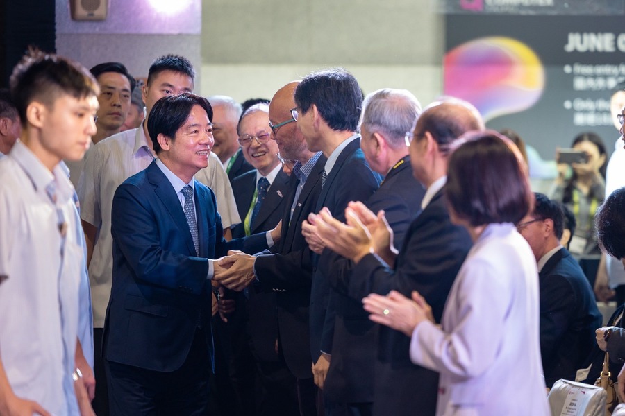 總統賴清德上台後,雖主動召開過2次記者會,但卻在特定議題神隱,恐讓外界對新政府施政有更多疑慮。(賴清德臉書)