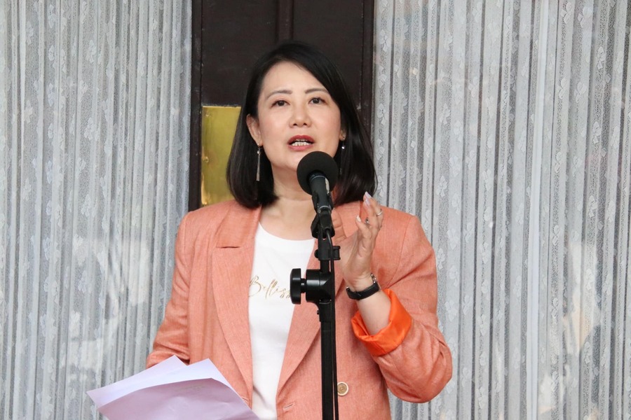 民進黨立委吳思瑤17日聯訪時,呼籲藍白新會期別再惹事生非。(吳思瑤臉書)