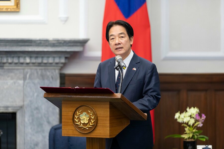 針對總統賴清德釋憲前不願到立法院國情報告,國民黨團表示,賴背棄競選承諾,還帶頭不守法,非常不可取。(賴清德臉書)