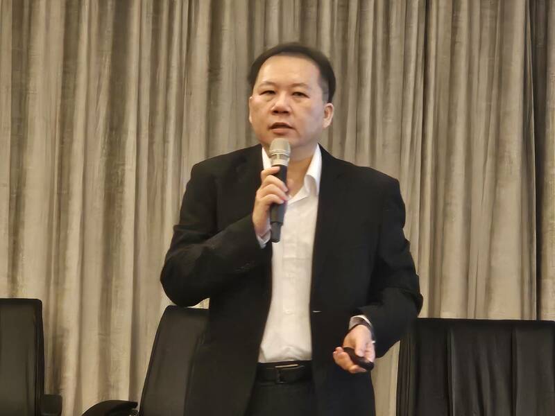 全國工業總會大陸處處長黃健群18日指出,台灣對中國的投資與貿易會逐漸減少。(Photo by 呂翔禾/台灣醒報)