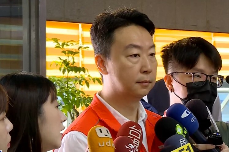 行政院發言人陳世凱21日針對立法院盼以舊法邀請總統國情報告時僅表示,尊重立法院規劃。(直播截圖)