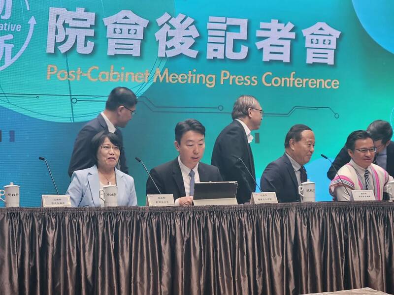 行政院1日宣布災後補助計畫,受災中低收入戶最高可領5萬元補助。(Photo by 呂翔禾/台灣醒報)