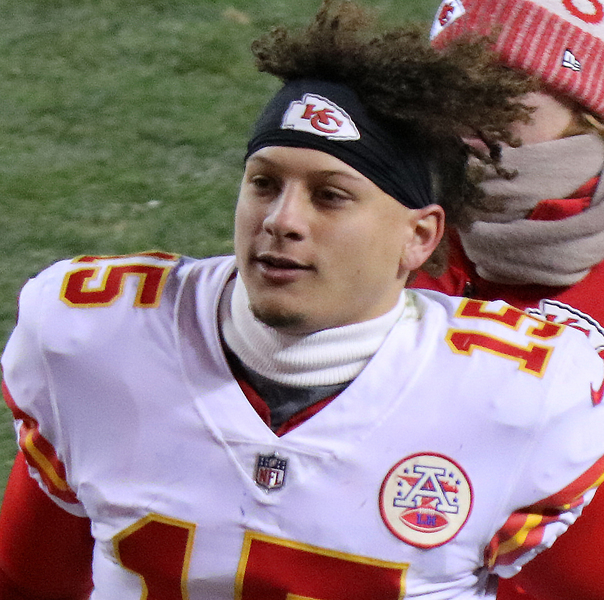 腰旗美足入奧後,一票NFL球星都搶著想打、願意比照男籃組成「夢幻隊」。(如圖頂級四分衛馬洪姆斯正面表態想參與)(photo from wikimedia)