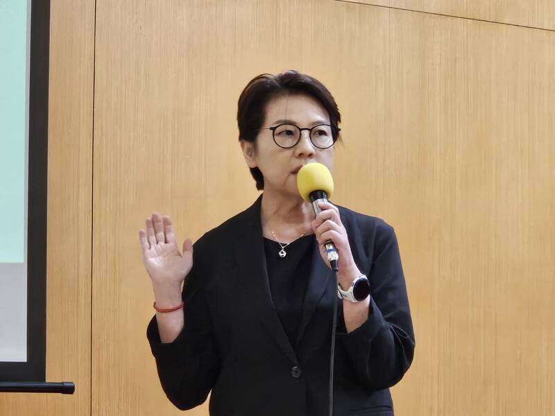 民眾黨立委、時任柯文哲競選總幹事黃珊珊19日說明政治獻金查帳內容。(Photo by 呂翔禾/台灣醒報)