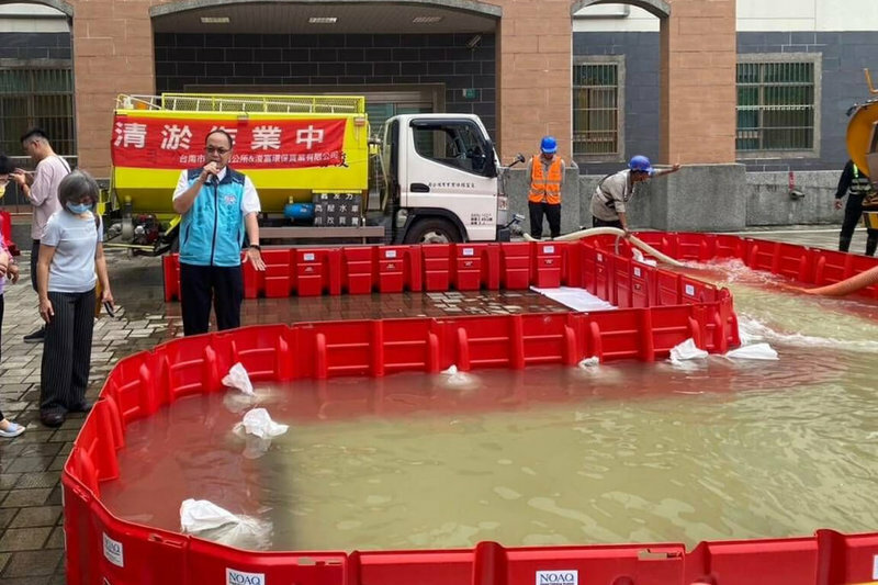 行政院22日通過551億治水預算,盼從農地、都市與河流整治加強治水。(中央社)