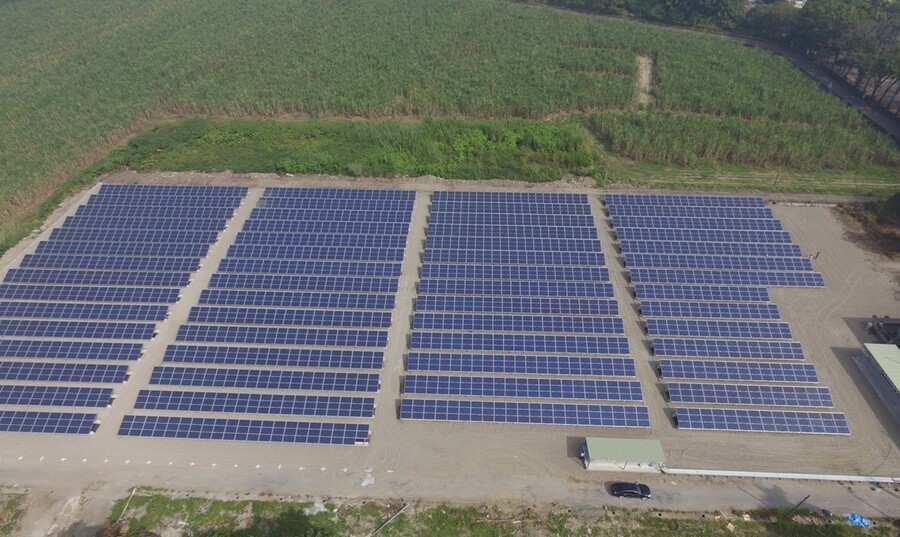 示意圖,法國與日本政府都立法要求光電廠建築於農地上,要確保農作物不受極端氣候影響。(經濟部提供)