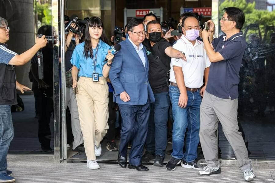 前桃園市長、海基會董事長鄭文燦27日遭桃檢以貪汙治罪條例起訴。(中央社)