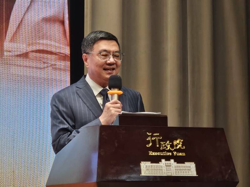 行政院長卓榮泰28日召開「執政101記者會」,羅列上任以來的施政成果。(Photo by 呂翔禾/台灣醒報)