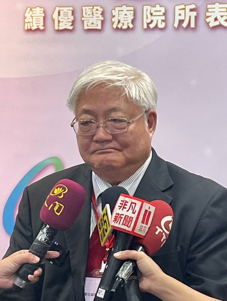 國健署署長吳昭軍28日於記者會表示,政府目前提供大腸癌、女性乳癌、子宮頸癌、肺癌及口腔癌篩檢服務。(Photo by 簡嘉佑/台灣醒報)
