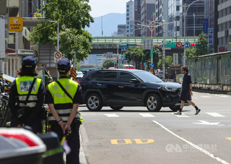 提高見警率來降低行人交通事故,想要治本的解決行人交通事故問題,仍須倚靠跨部會的妥善規劃。(中央社)