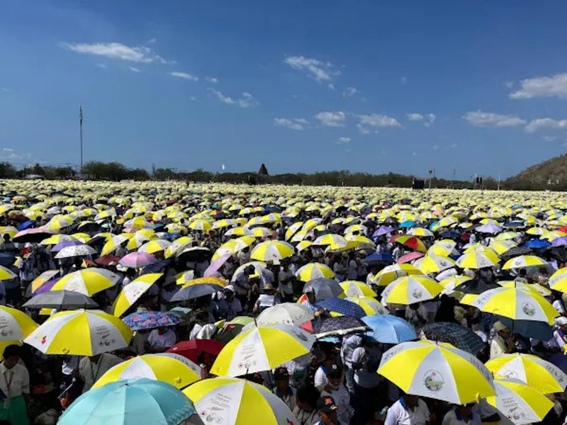 許多熱情的東帝汶信徒參加教宗舉行的彌撒。(Photo by Daniel Ibáñez/CNA used under Creative Commons license)