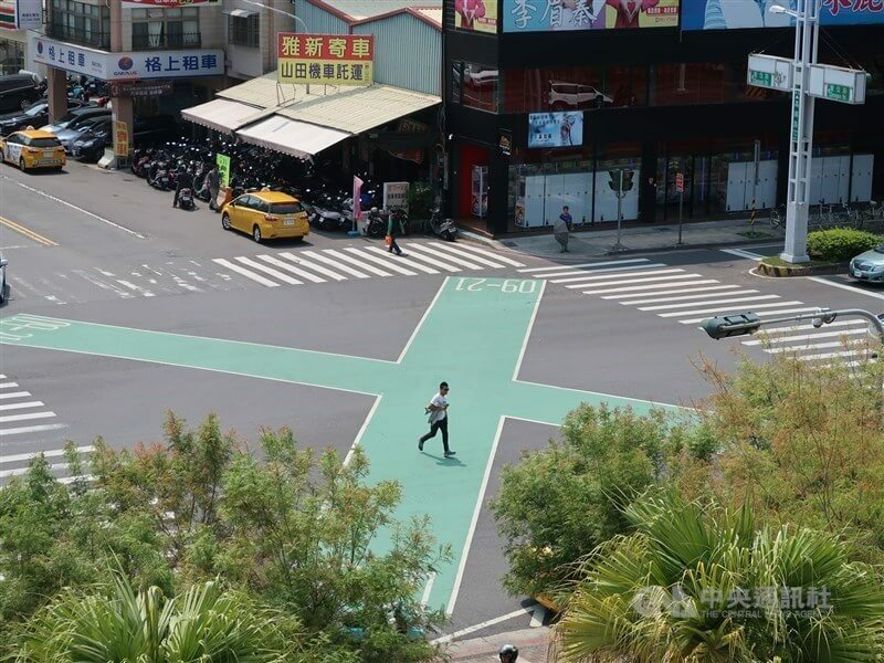 台灣許多城市的道路設計存在結構性問題,無法有效保障行人安全。(中央社)