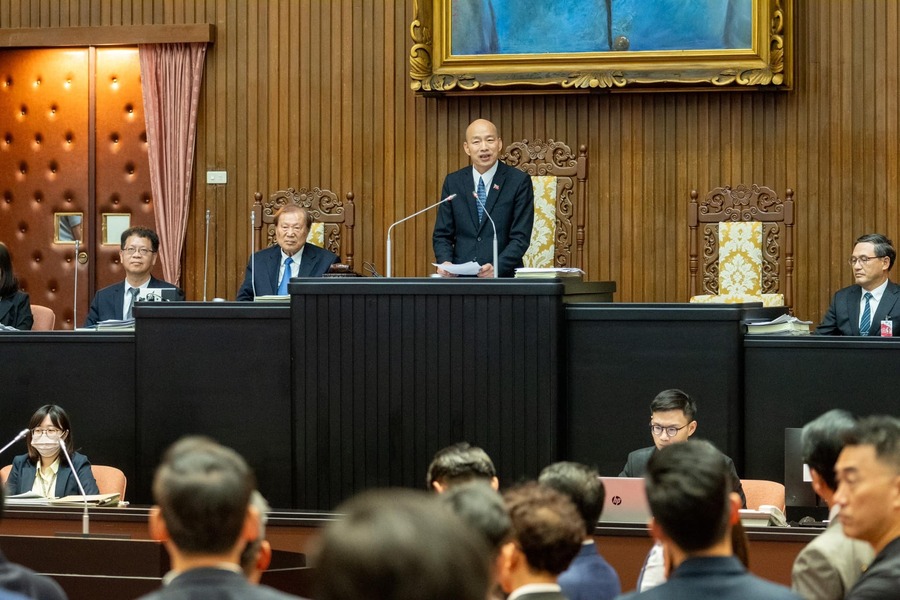 學者分析,民主基金會執行長由廖達琪擔任,仍是民進黨想卡韓國瑜人選。(韓國瑜臉書)