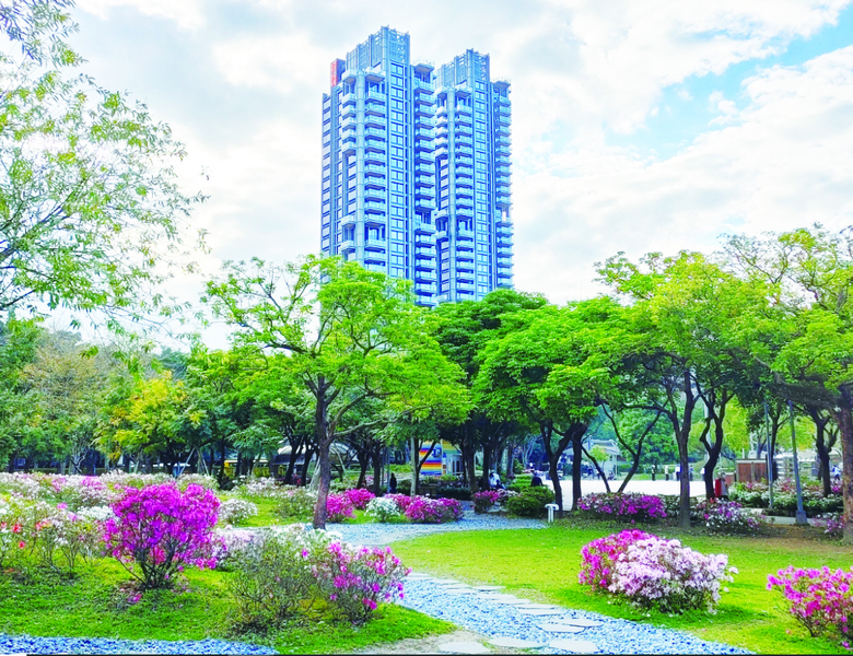 政府對於民眾居住的住宅,必須走出重富輕貧的不動產金融、未節制富人「以地連地」、「以屋接屋」的房地賦稅、杯水車薪的住宅福利,確保民眾負擔得起。(網路截圖)