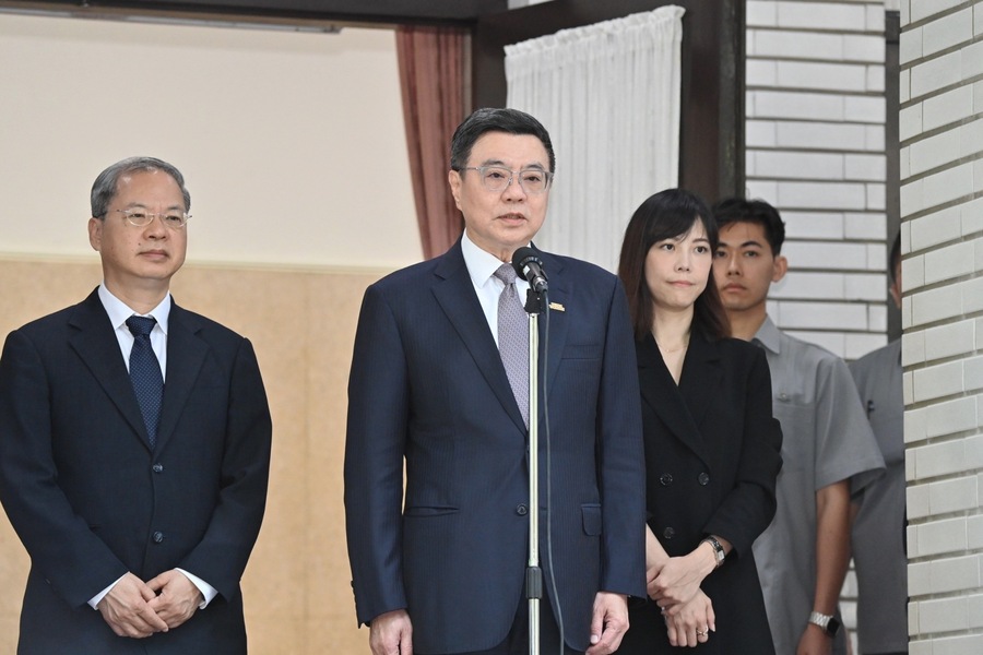 行政院長卓榮泰15日透露,在不違反憲法》、《預算法》、《財政紀律法》下,將提出總預算方案。(行政院提供)