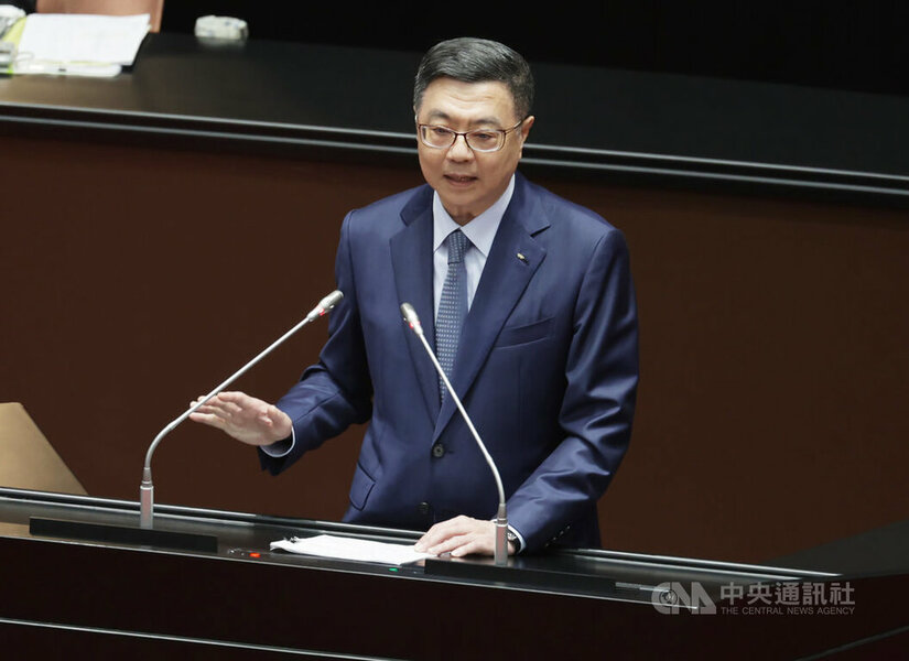立法院會對行政院長卓榮泰(圖)施政報告繼續質詢,圖為卓榮泰回答立委提問。(中央社)