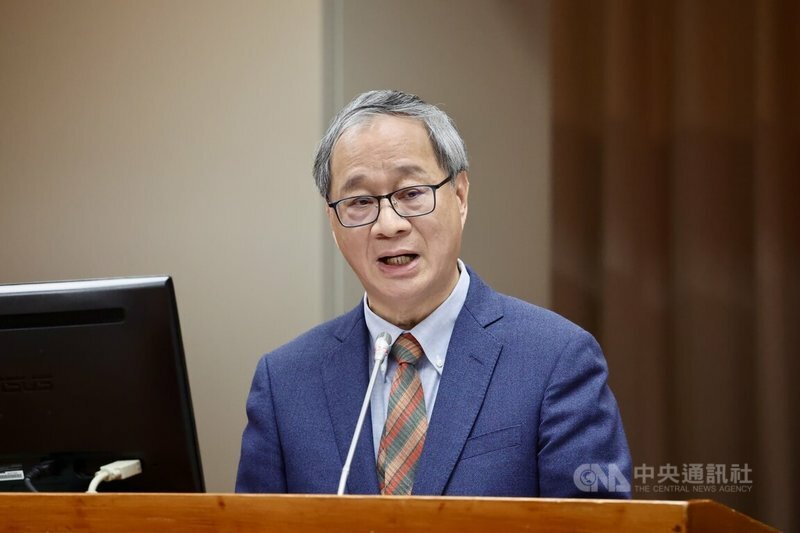 文化部長李遠23日到立法院備詢,立委詢問黃牛票與推廣台劇等議題。(中央社)