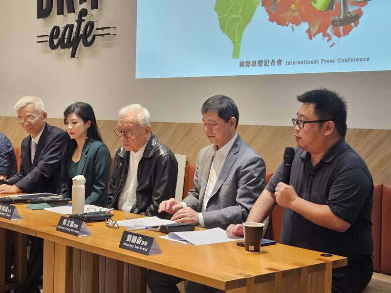 聯電創辦人曹興誠因遭中國國台辦列為「台獨頑劣分子」,11日反控國台辦對他恐嚇威脅。(Photo by 呂翔禾/台灣醒報)