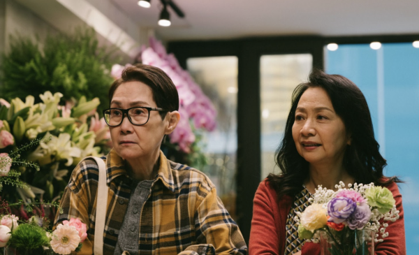 入圍的《從今以後》是港片首次以中老年女同志為主題的電影。(網路截圖)